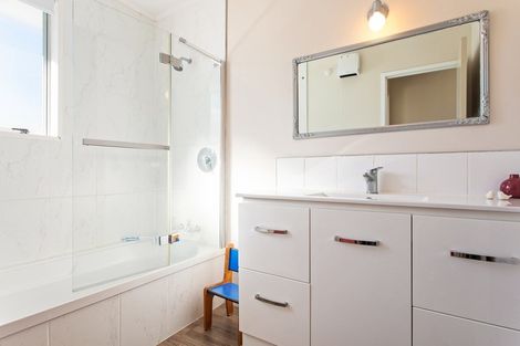 Photo of property in 35 Puriri Crescent, Edgecumbe, 3120