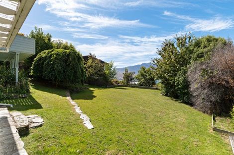 Photo of property in 27 Avalon Crescent, Fernhill, Queenstown, 9300