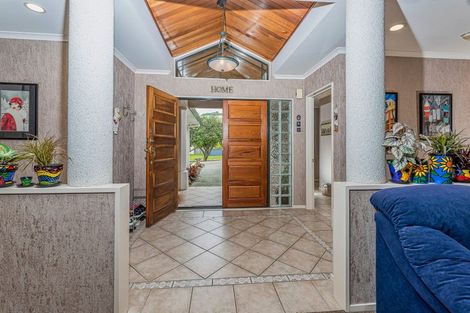 Photo of property in 15 Hogarth Rise, West Harbour, Auckland, 0618