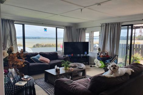 Photo of property in 9 Beach Road, Glenbrook, Waiuku, 2681