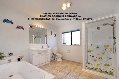 Photo of property in 3a Summerland Drive, Henderson, Auckland, 0612