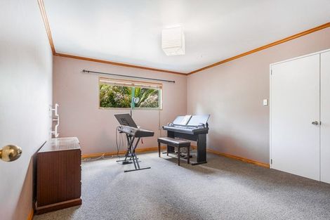 Photo of property in 214 Shaw Road, Oratia, Auckland, 0604