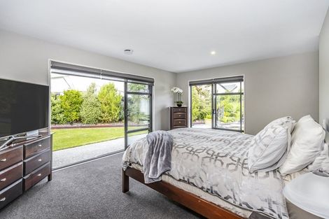 Photo of property in 12 Bargrove Close, Halswell, Christchurch, 8025