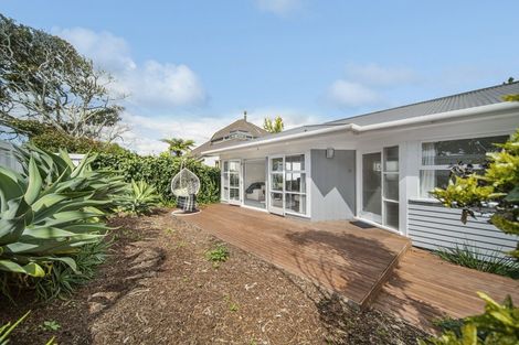 Photo of property in 55 Paparoa Road, Cockle Bay, Auckland, 2014