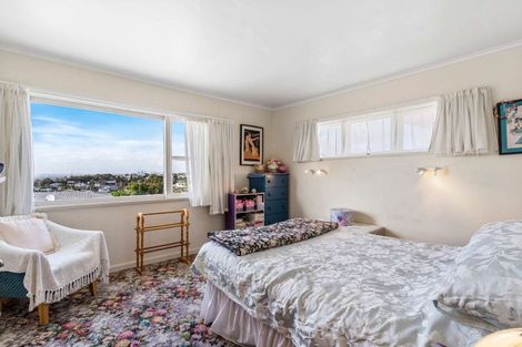 Photo of property in 1/349 Glenfield Road, Glenfield, Auckland, 0629