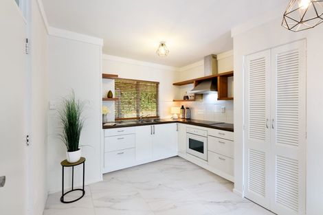 Photo of property in 2/15 Dunraven Place, Torbay, Auckland, 0630