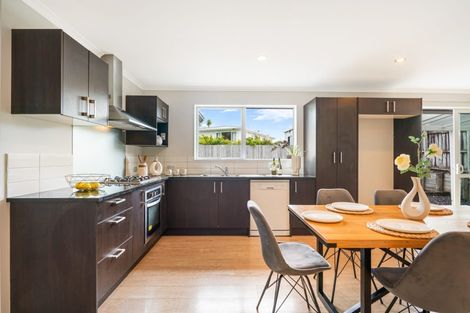 Photo of property in 1d Kuaka Place, New Lynn, Auckland, 0600