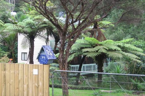 Photo of property in 24 Western Road, Laingholm, Auckland, 0604