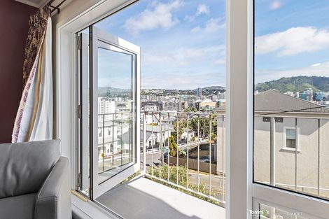 Photo of property in Mcfarlane Mews, 2/2 Mcfarlane Street, Mount Victoria, Wellington, 6011