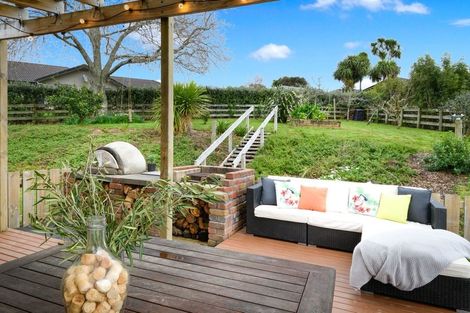 Photo of property in 5 Gavinike Place, Waimauku, 0812