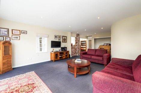 Photo of property in 2/49 Ashgrove Terrace, Somerfield, Christchurch, 8024