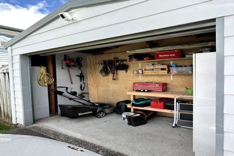 Photo of property in 185 Tutere Street, Waikanae Beach, Waikanae, 5036