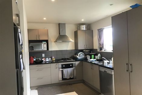 Photo of property in 2/92 Portage Road, New Lynn, Auckland, 0600