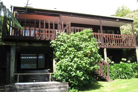 Photo of property in 14 Sandy Bay Road, Black Rock, Picton, 7282