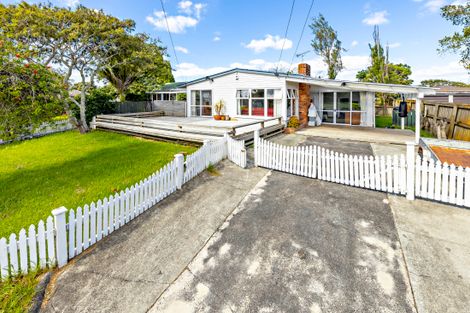 Photo of property in 26 Tiraumea Drive, Pakuranga, Auckland, 2010
