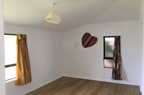 Photo of property in 213 Portage Road, Green Bay, Auckland, 0604