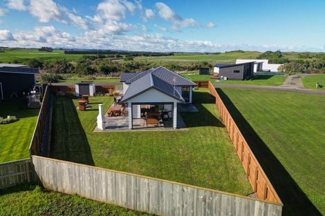 Photo of property in 4 Rosemount Road, Waverley, 4591