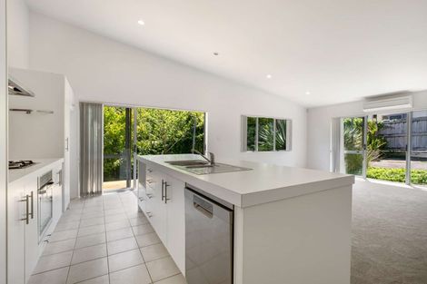 Photo of property in 23 Carento Way, Stanmore Bay, Whangaparaoa, 0932