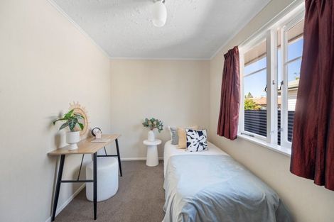 Photo of property in 14 Warwick Crescent, Taradale, Napier, 4112