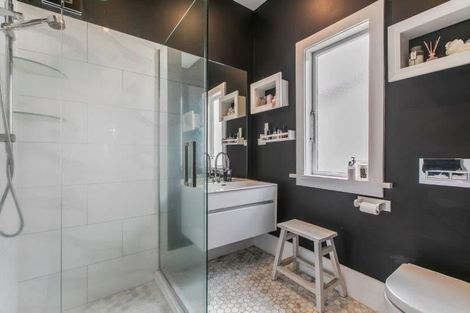 Photo of property in 10 Lambeth Road, Mount Eden, Auckland, 1041