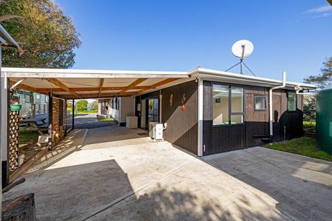 Photo of property in 60 Pinedale Crescent, Riversdale Beach, Masterton, 5872