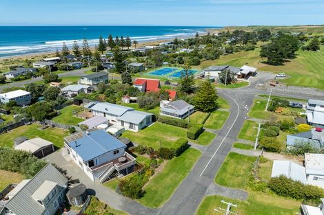 Photo of property in 61 Pinedale Crescent, Riversdale Beach, Masterton, 5872