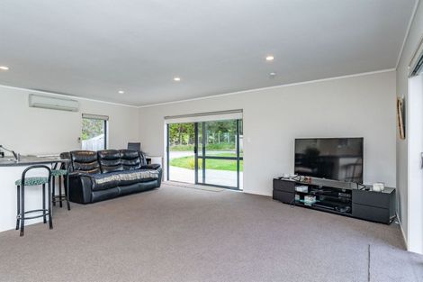 Photo of property in 11 Wharuka Glade, Mangawhai, 0505