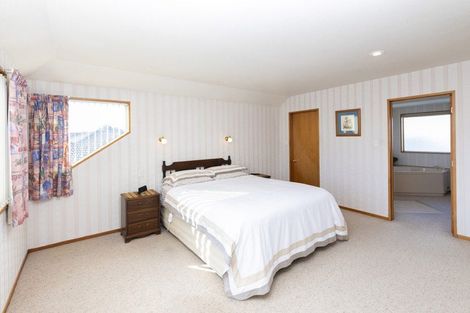 Photo of property in 18 Huntingdon Place, Avonhead, Christchurch, 8042