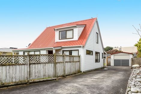 Photo of property in 5 Kaitake Place, Oakura, 4314