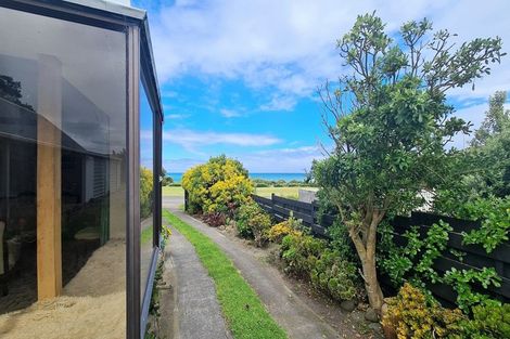 Photo of property in 6 Halse Place, Opunake, 4616