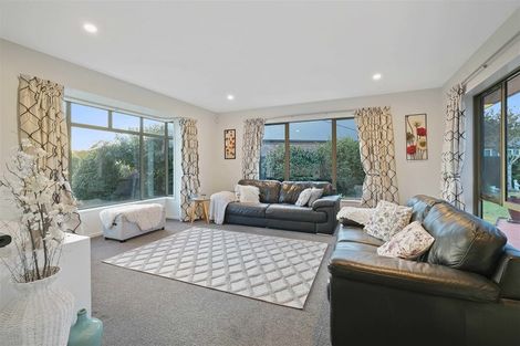 Photo of property in 8 Belgrove Place, Parklands, Christchurch, 8083