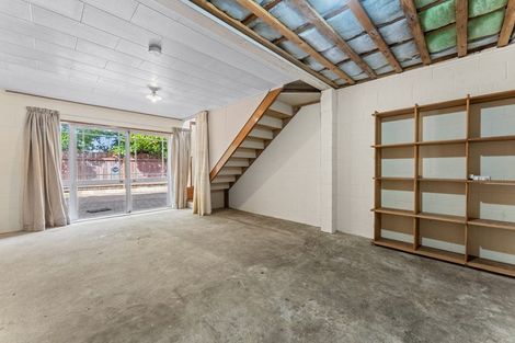 Photo of property in 1/56 Lavery Place, Sunnynook, Auckland, 0632