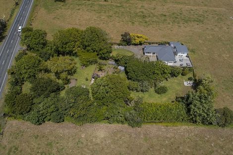 Photo of property in 2083 State Highway 16, Helensville, 0875