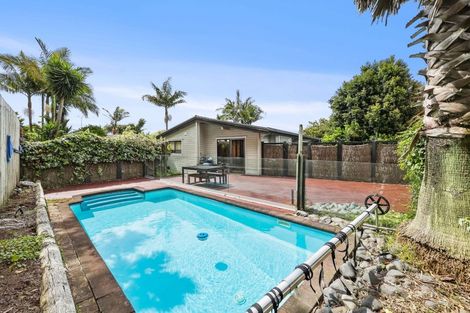 Photo of property in 4 Kamulla Court, Conifer Grove, Takanini, 2112