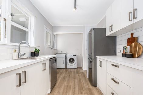 Photo of property in 40 Cornwall Crescent, Cannons Creek, Porirua, 5024