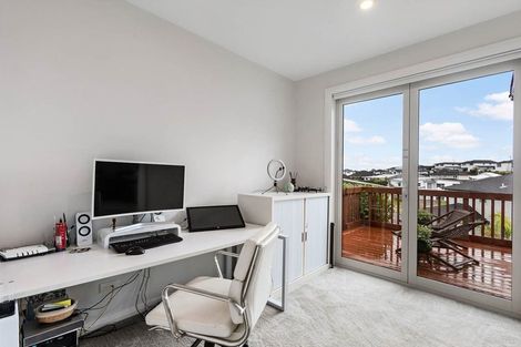 Photo of property in 18 Gumdigger Rise, Silverdale, 0932