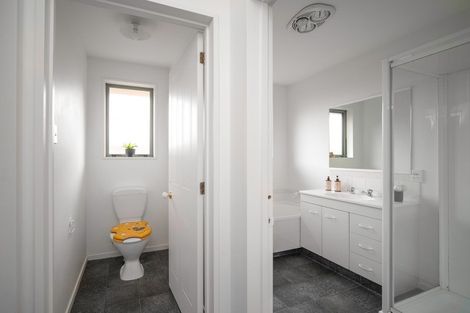 Photo of property in 12 Murfitt Place, Sockburn, Christchurch, 8042