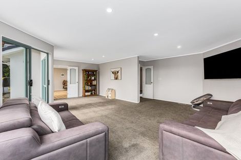 Photo of property in 10 Portage Place, Whitby, Porirua, 5024