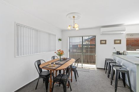 Photo of property in 2 Surrey Lane, Levin, 5510