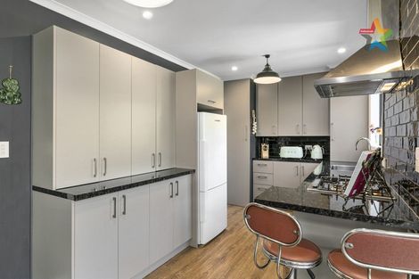 Photo of property in 41 Maungaraki Road, Korokoro, Lower Hutt, 5012