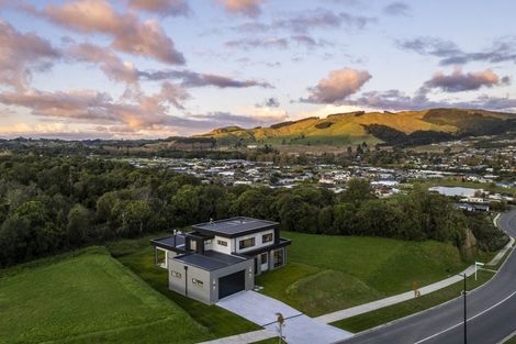 Photo of property in 32 Okaia Drive, Kinloch, Taupo, 3377