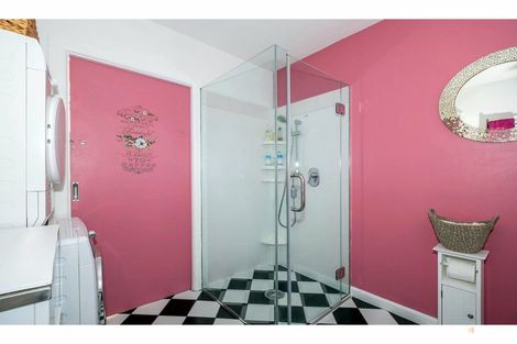 Photo of property in 22 Mckenzie Street, Geraldine, 7930