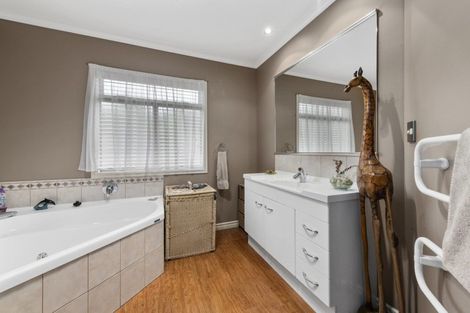 Photo of property in 2 Riverstone Drive, Welcome Bay, Tauranga, 3112