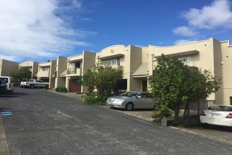 Photo of property in 7 Gillett Place, Botany Downs, Auckland, 2014
