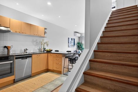 Photo of property in 5/1 Hillcrest Avenue, Hillcrest, Auckland, 0627
