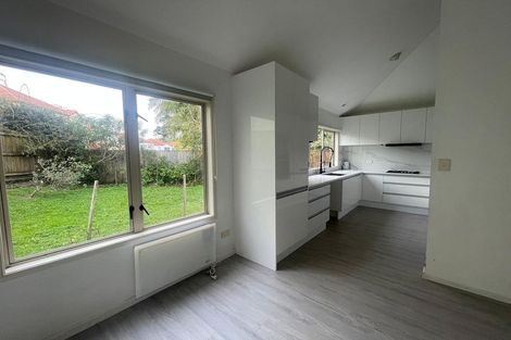 Photo of property in 3 Dainton Place, New Lynn, Auckland, 0600