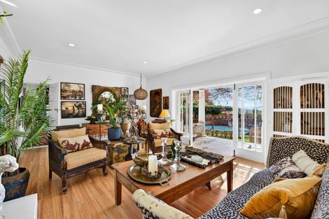 Photo of property in 56 Lucknow Road, Havelock North, 4130