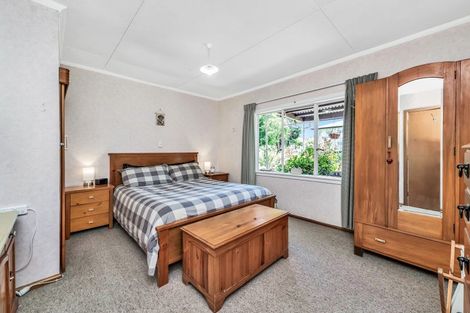 Photo of property in 12 Gift Street, Coalgate, 7673