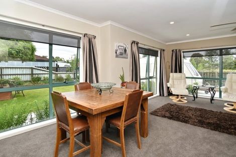 Photo of property in 127 High Street, Oxford, 7430