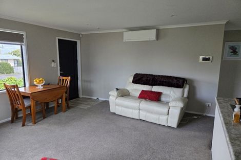 Photo of property in 1/144 Forest Lake Road, Forest Lake, Hamilton, 3200